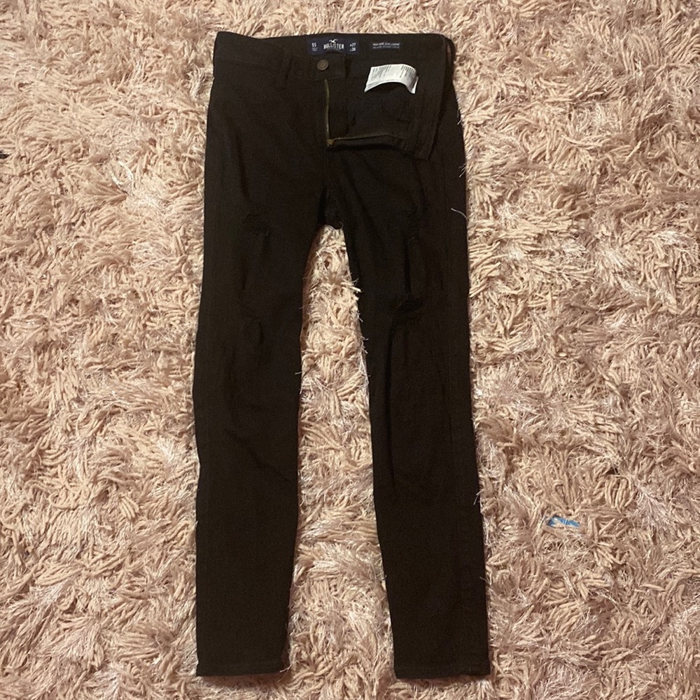 Hollister high-rise ripped jean jeggings. SIZE 5s/ W27 L26